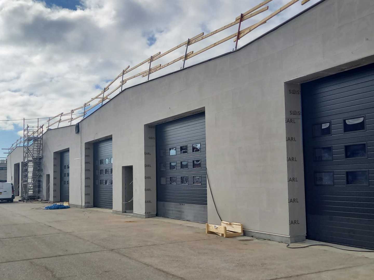 Swisspearl Windstopper Connect Skive De Swisspearl Windstopper Connect is de nieuwste innovatie binnen vezelcement bouwplaten, ontworpen voor maximale efficiëntie en gebruiksgemak. Deze lichtgewicht spouwplaat met geïntegreerd tong-en-groef-systeem is perfect voor moderne bouwprojecten waar