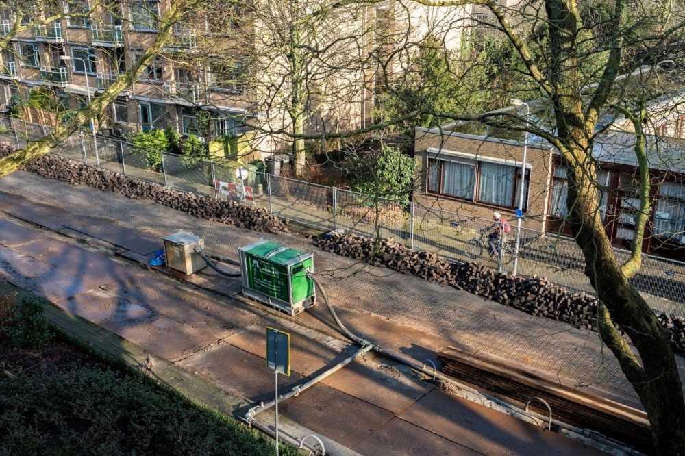 NetVerder 1.jpg Delft bewijst dat warmtenetten een slimme oplossing zijn voor bestaande woningen in dichtbebouwde steden. Door stijgende gasprijzen, onder andere door toekomstige CO2-belastingen, en hogere elektriciteitskosten door investeringen in het stroomnet, zijn wa