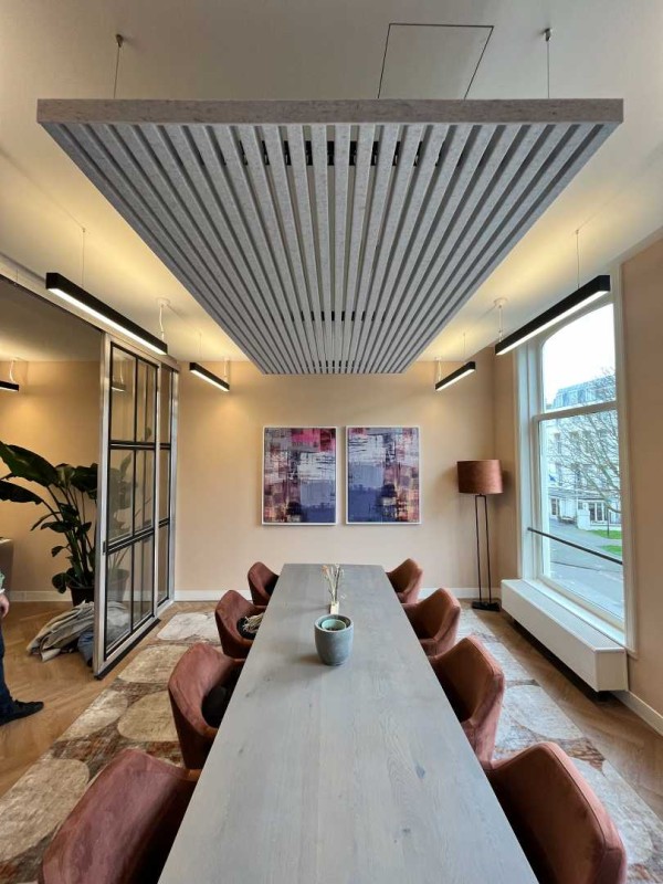 Vergaderkamer met akoestisch element