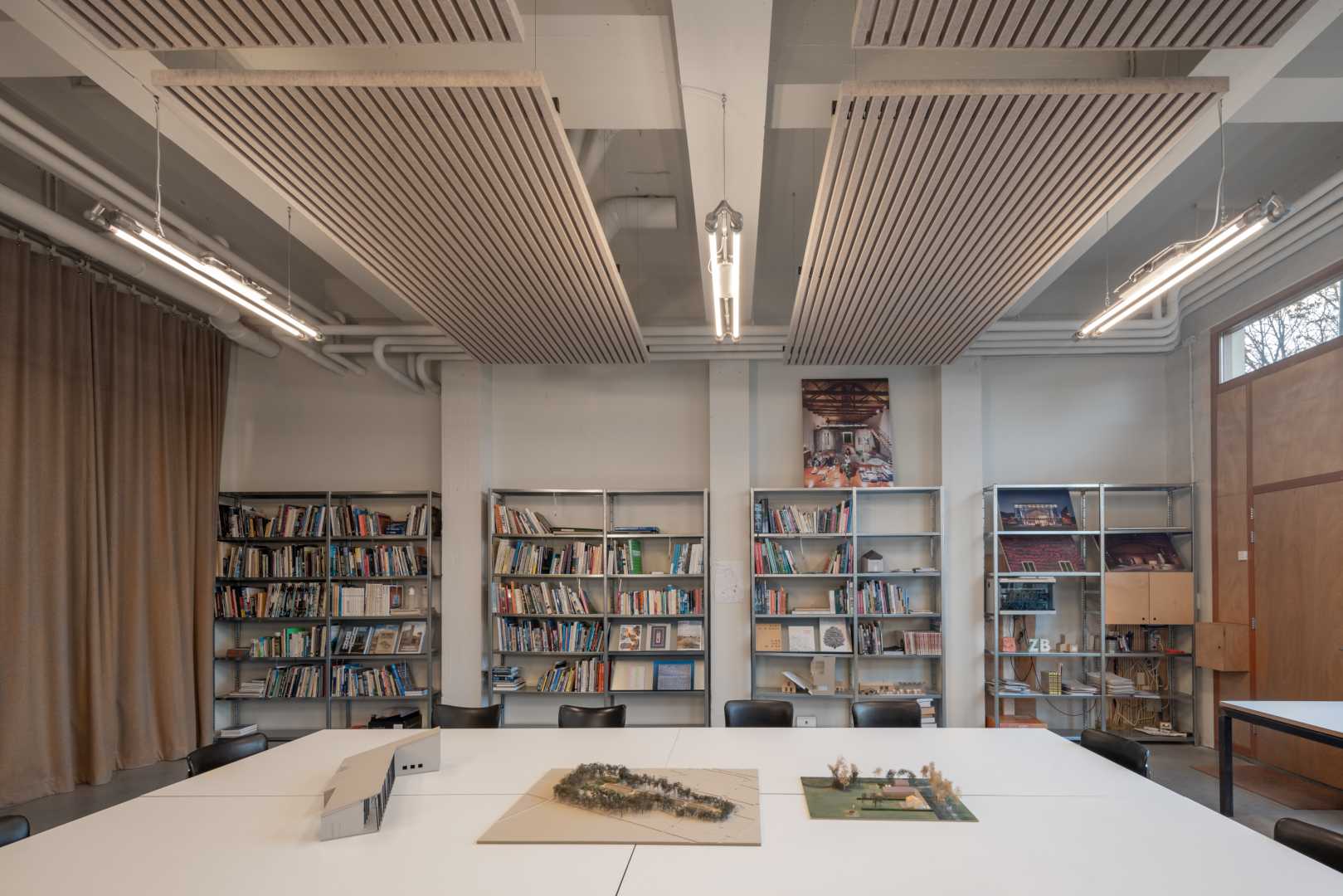 HeartFelt® Islands in een kantoorgebouw Bibliotheek met akoestisch element