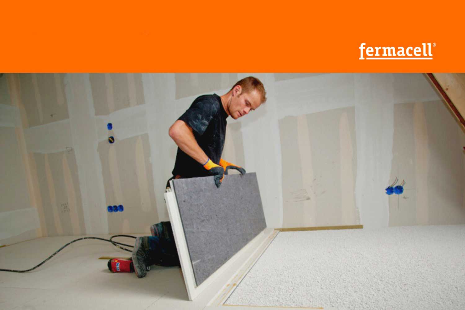 fermacell® Gipsvezelplaten voor de vloer Bouwvakker legt vloerplaten