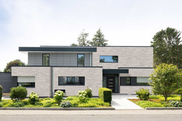 Woonhuis met bakstenen gevel 