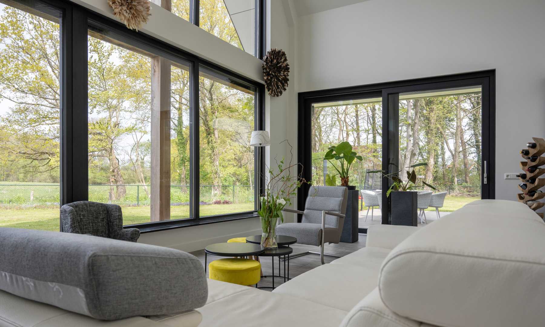 VEKA AG, Softline 82 NL Kunststof kozijnen vanuit woonkamer