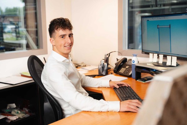 Werknemer op kantoor