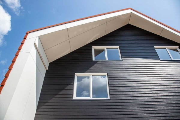 Dakconstructie met hoogwaardige gevelbekleding
