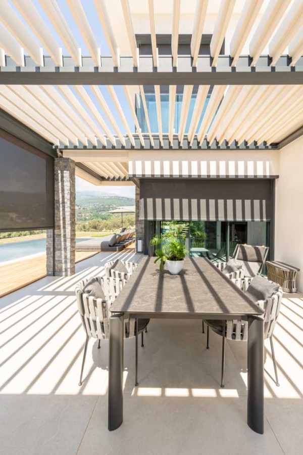 Eettafel op terras
