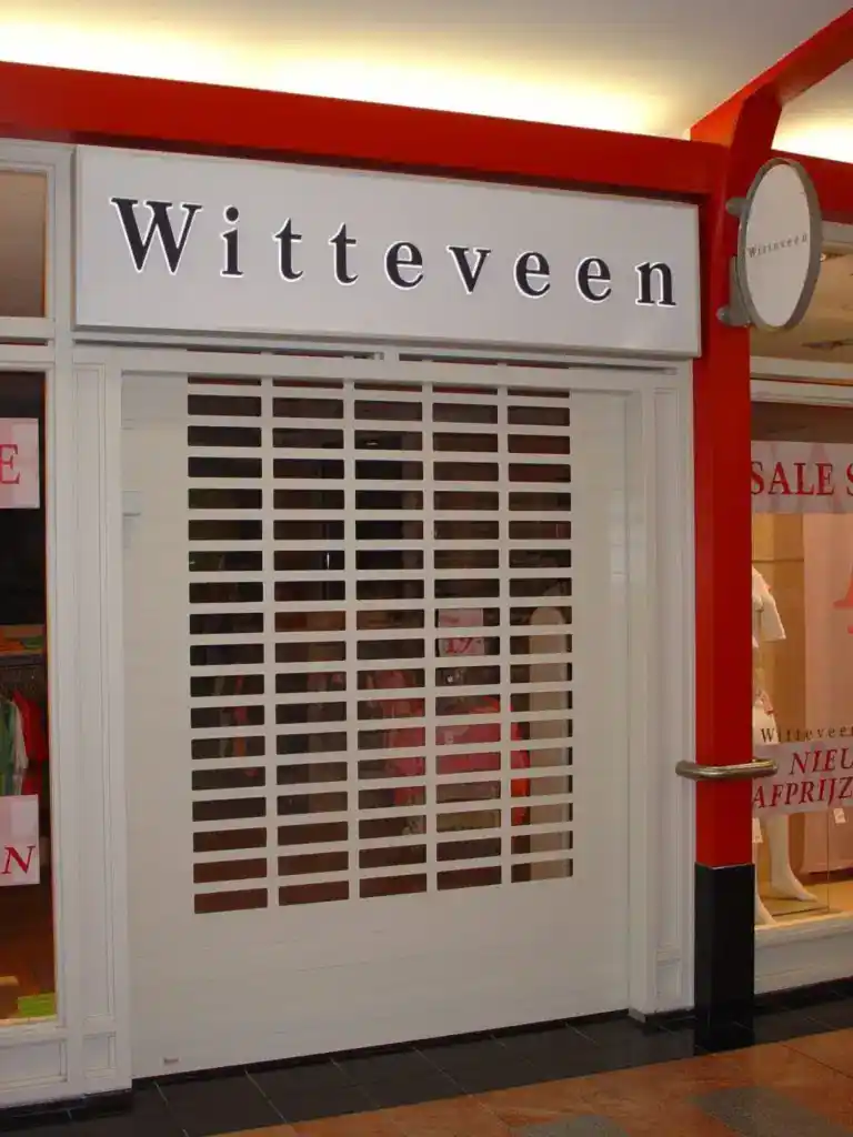 Opengestanste rolluiken Witteveen opengestanste rolluik
