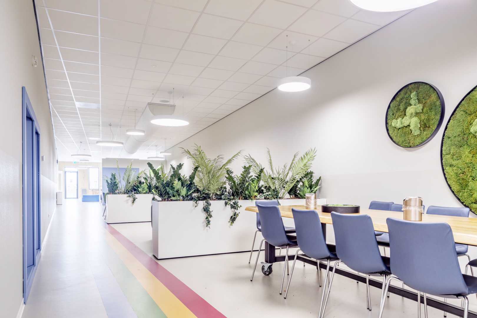 Nieuwbouw maakt eenheid van iederz Moderne, lichte gemeenschappelijke ruimte