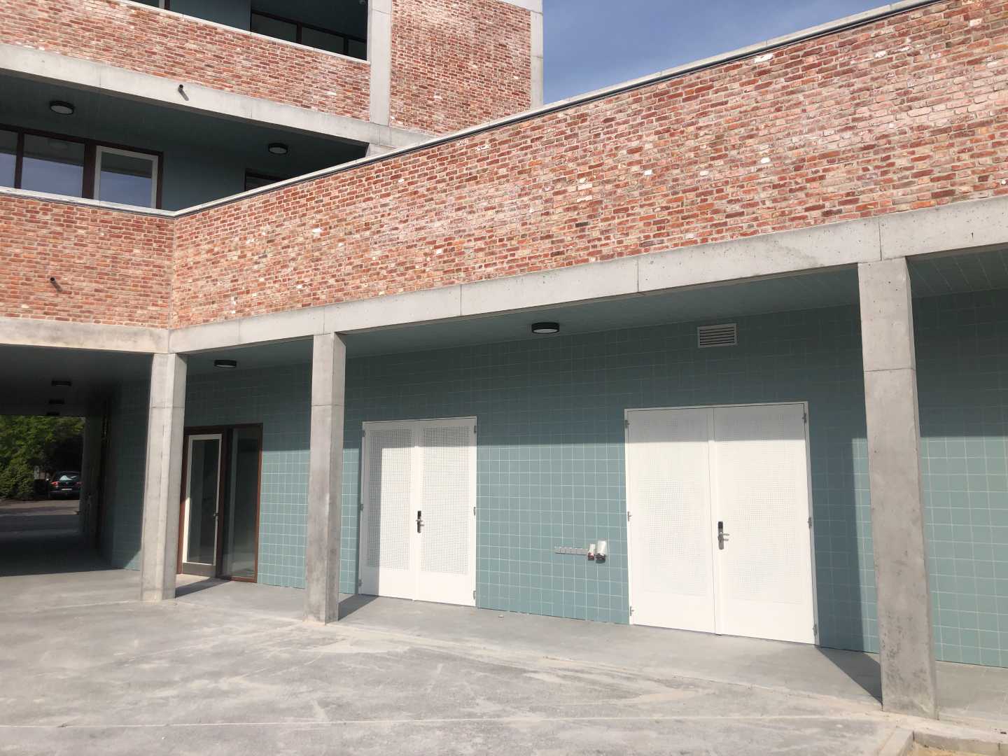 Buitendeuren dienstencentrum Veldegem Brandwerende buitendeuren