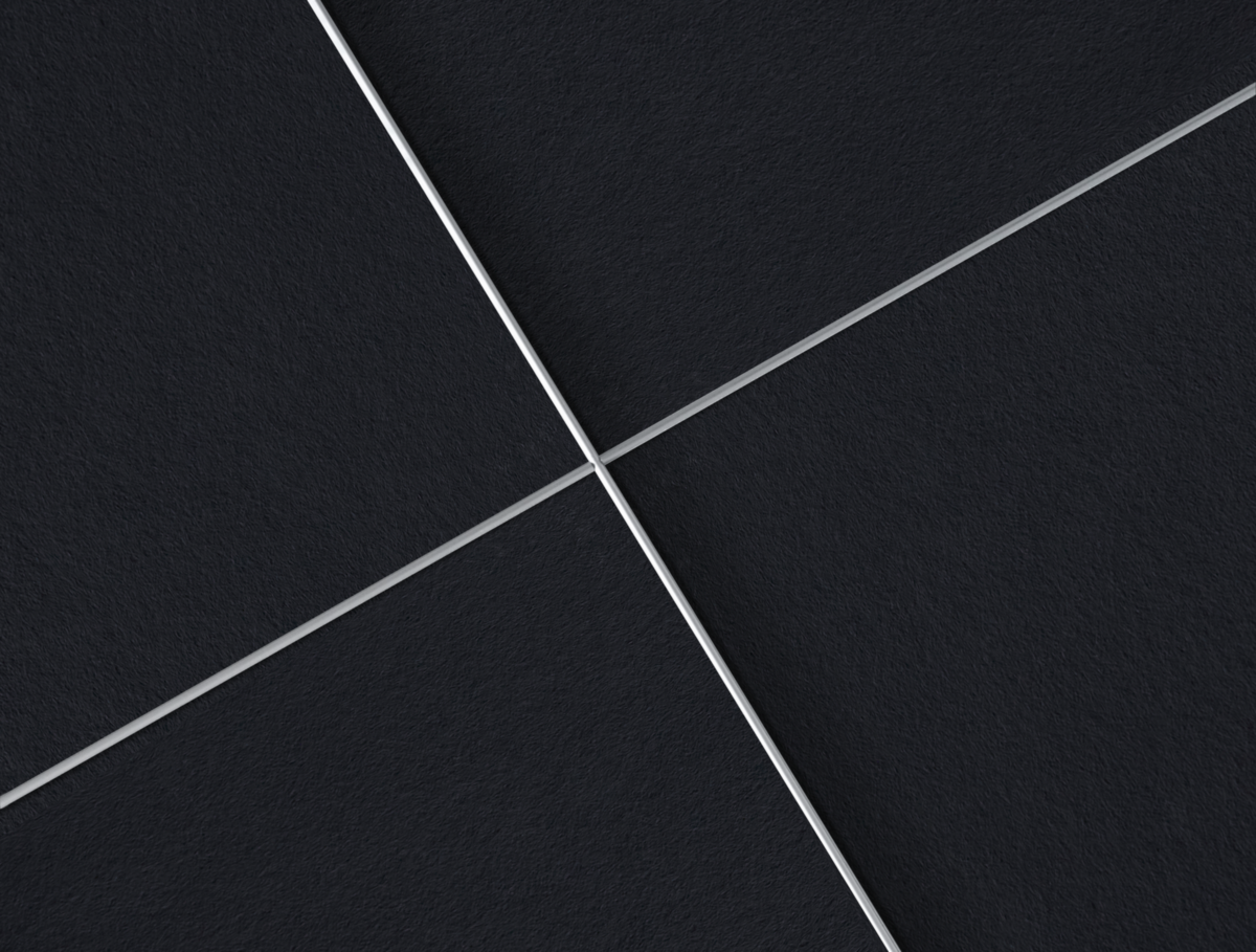 Ecophon Dt FT Black Aluminium Detail van plafondplaat met bevestigingssysteem in zwart