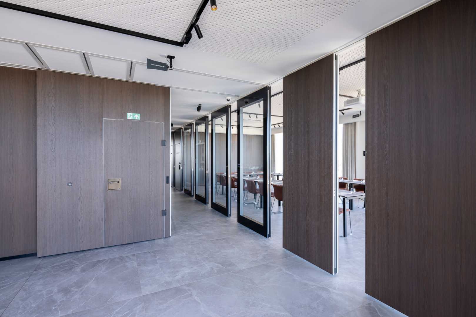 Vergaderzaal met verplaatsbare wanden Vergaderzaal met verplaatsbare wanden