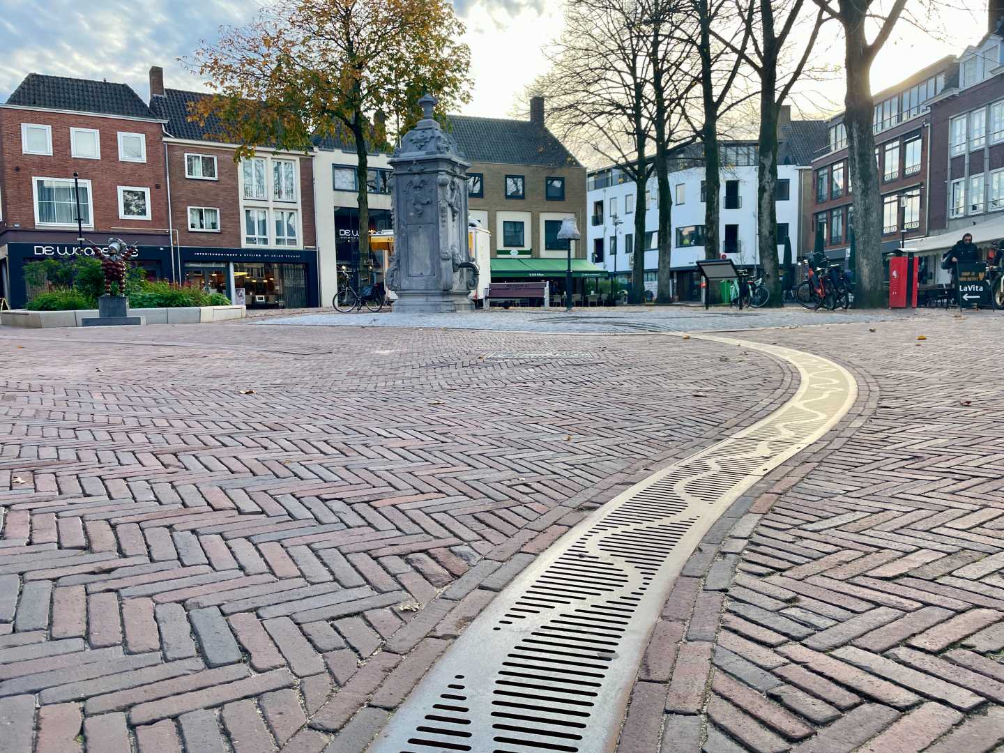 ACO Drain lijnafwatering afwatering drain in plein