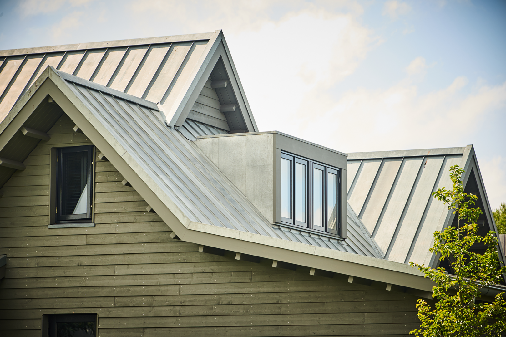 Villa, Aerdenhout, Nederland - RHEINZINK CLASSIC walsblank zinken dak