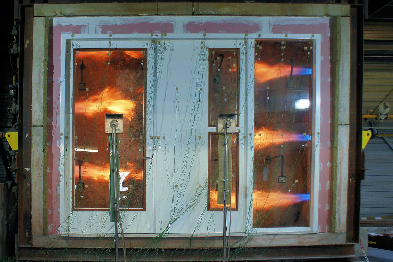 Brandproef dubbel deurkozijn met zijlicht Brandproef dubbel deurkozijn met zijlicht