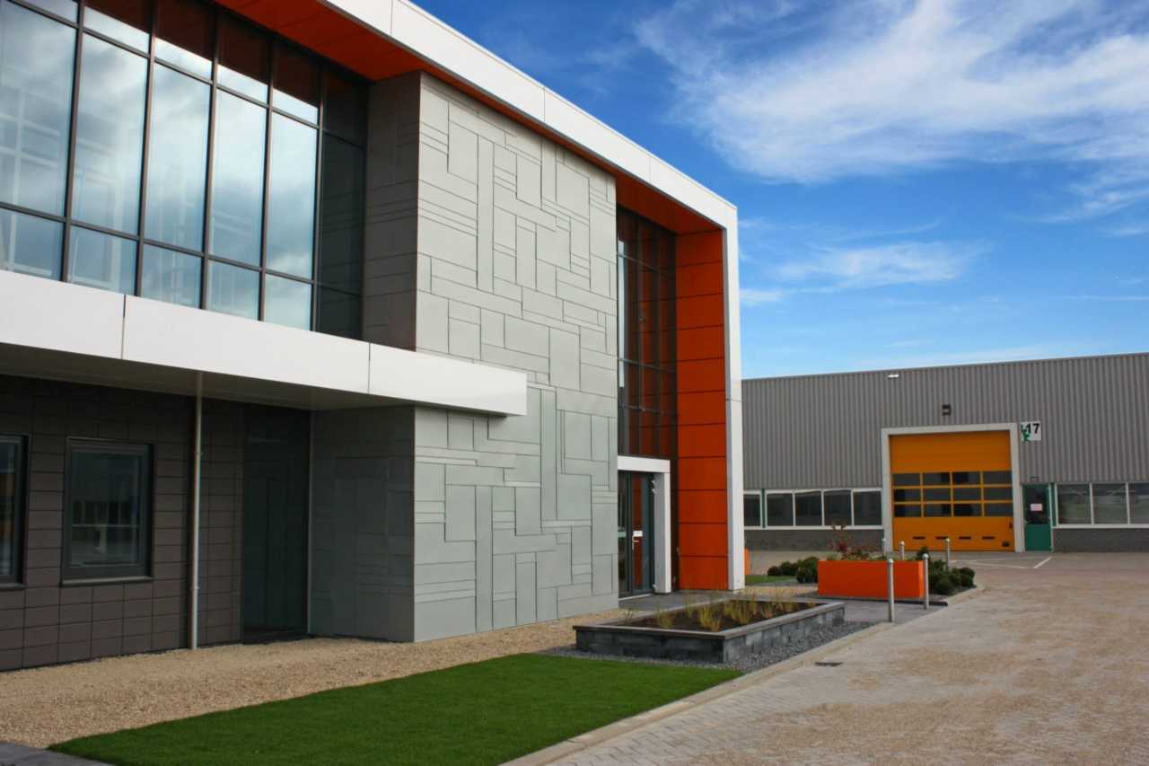 14.Kantoorgebouw ENS, Nederland - RHEINZINK prePATINA blue-grey-Ridder Skins for Buildings kantoorgebouw met zinken gevel