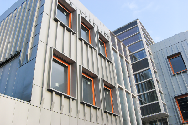 RHEINZINK Nederland | NBD Nederlandse Bouwdocumentatie schoolgebouw met zinken gevel