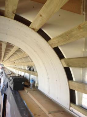 Kindcentrum De Vlinder Afdak met gebogen platen