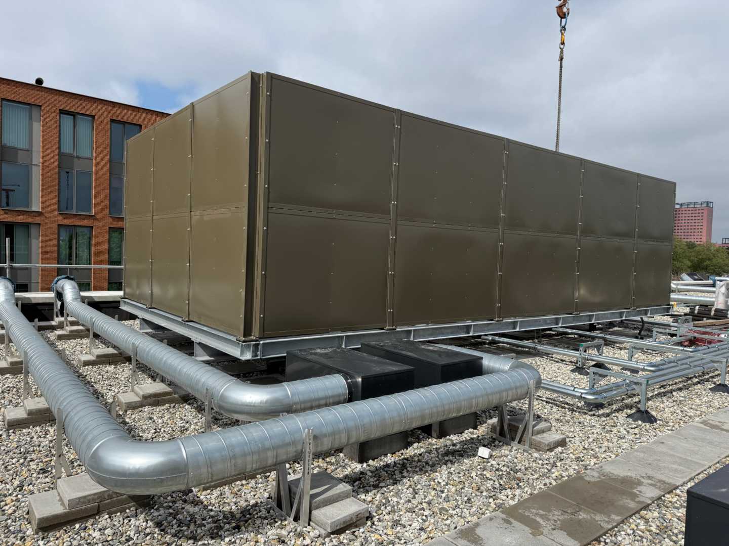 Heijmans Spinacker te Tilburg Enorme koelunit op het dak