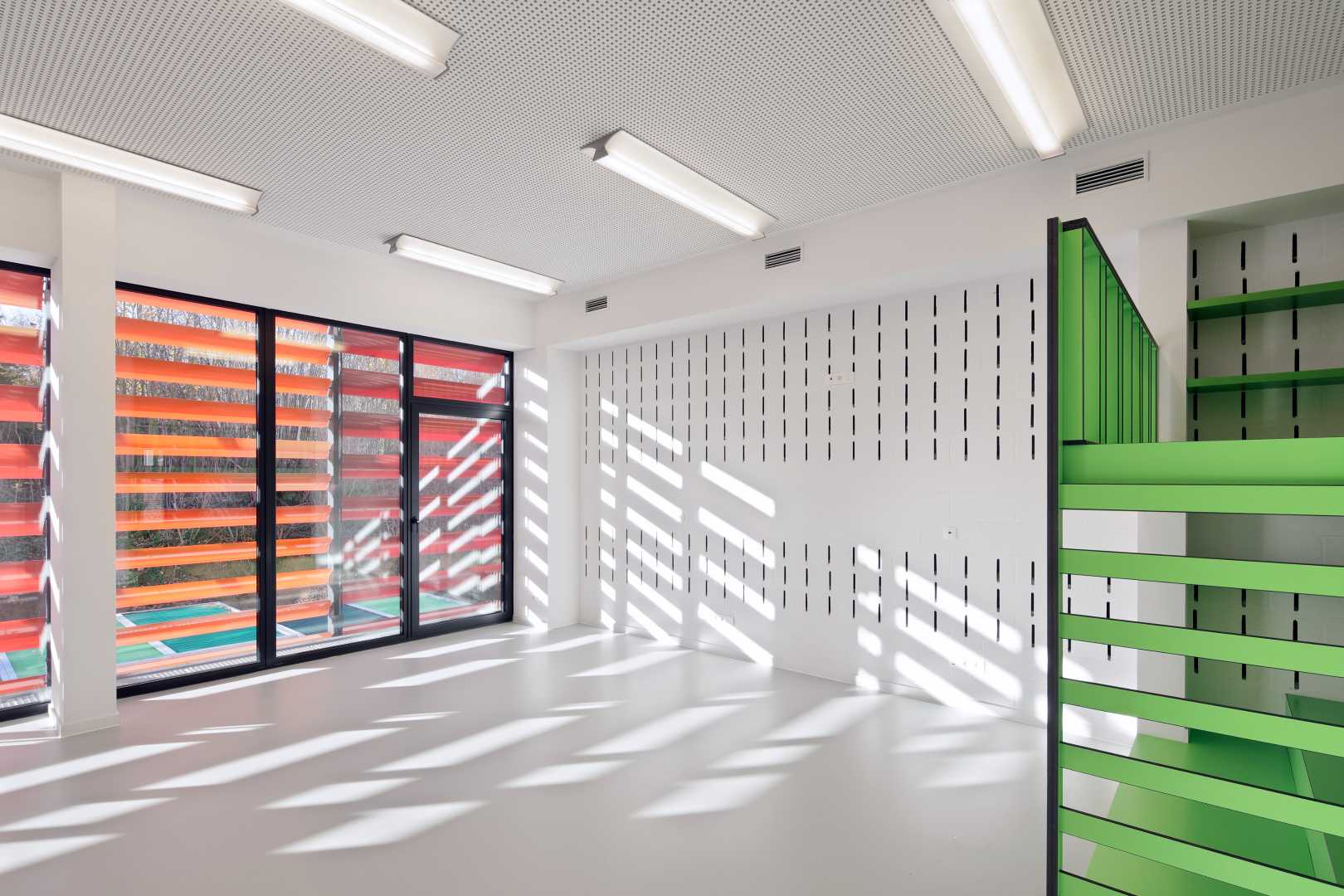 Schoollokaal met Soundblox Schoollokaal met akoestische elementen