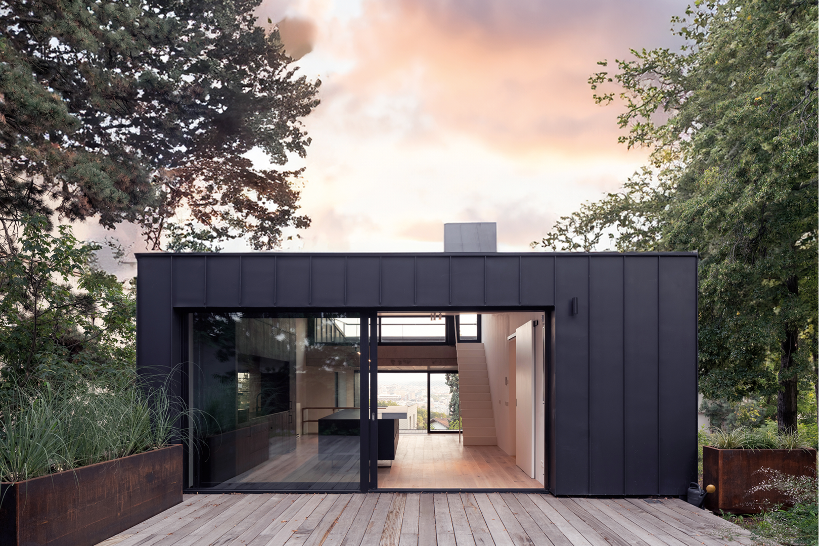 23.GRANUM EXTRA basalte-Black House-Tsjechië-Architect-MACHAR & TEICHMAN-Aannemer-KLIPS zwart huis met glazen schuifpui