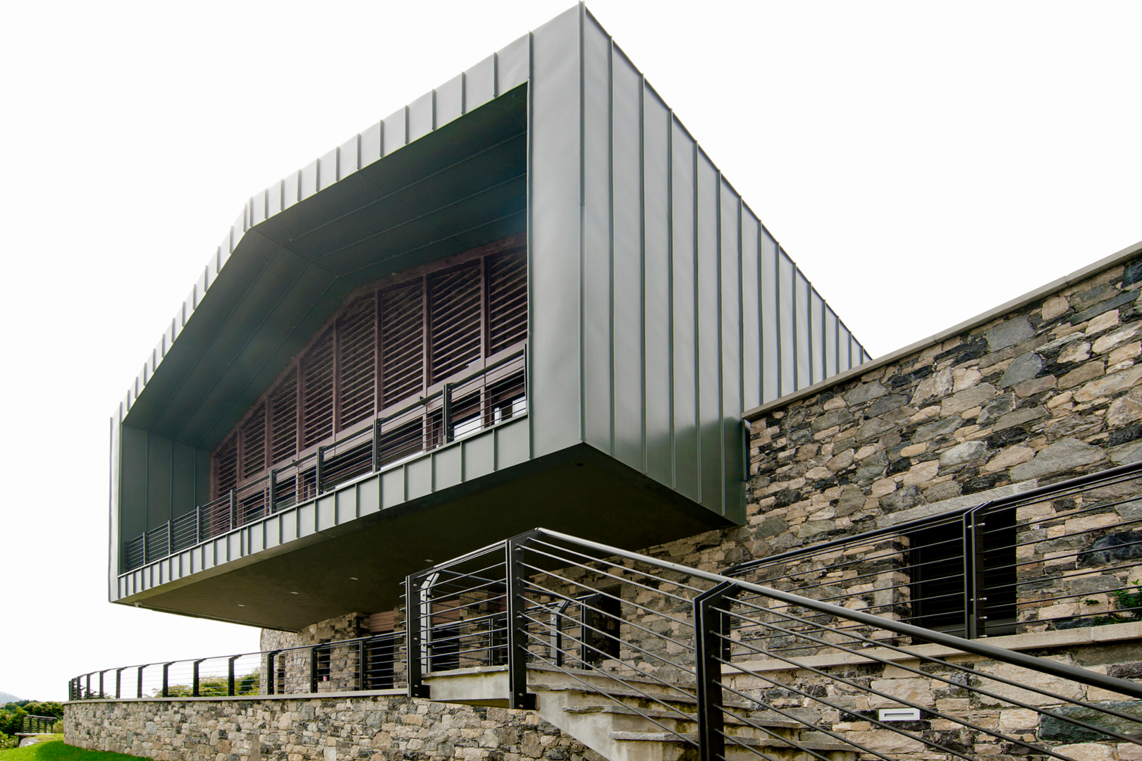 28.prePATINA ECO ZINC graphite- grey, woning, Garlate, Italië woning met gevelbekleding