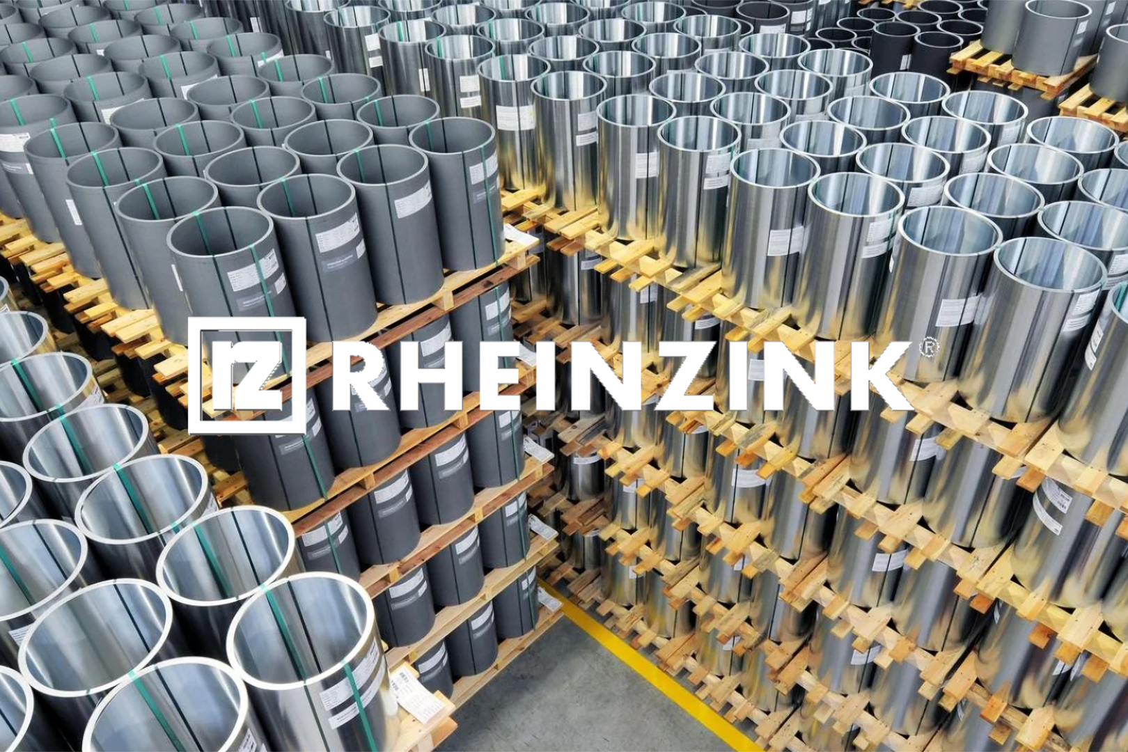 3.RHEINZINK bedrijfsimpressie blad- en bandzink logo rheinzink voor rechte buizen