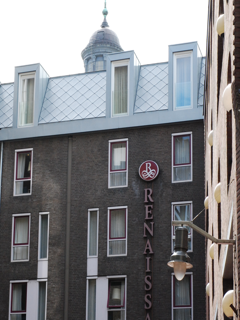 30.prePATINA ECO ZINC blue-grey dakkapellen, Renaissance Hotel, Amsterdam afstand dakkapellen op hotel