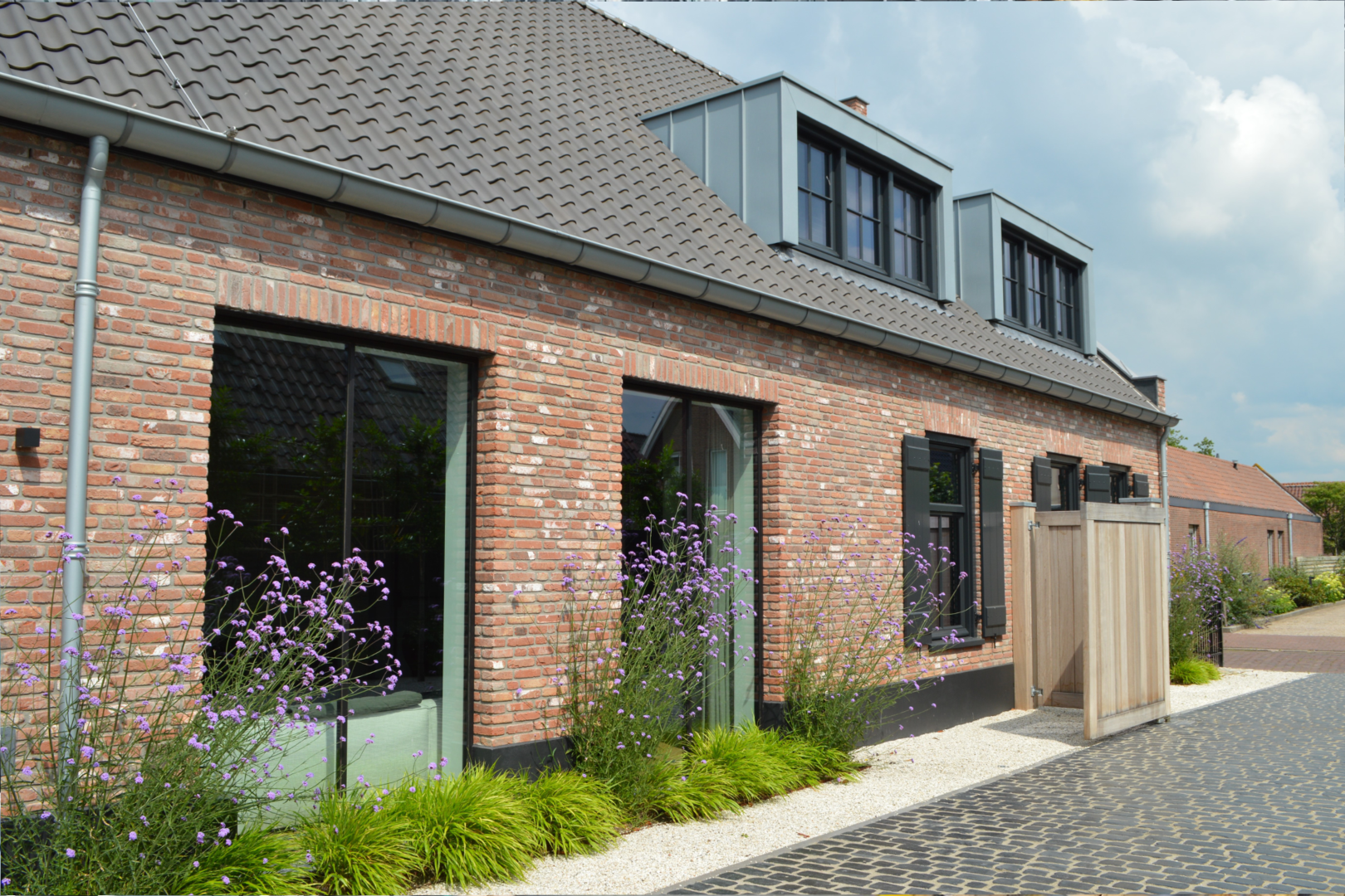 34.prePATINA ECO ZINC blue-grey, HWA , dakkapel, dakrand woning Bunschoten - prePATINA ECOZ ZINC blue-grey woning met dakkapellen