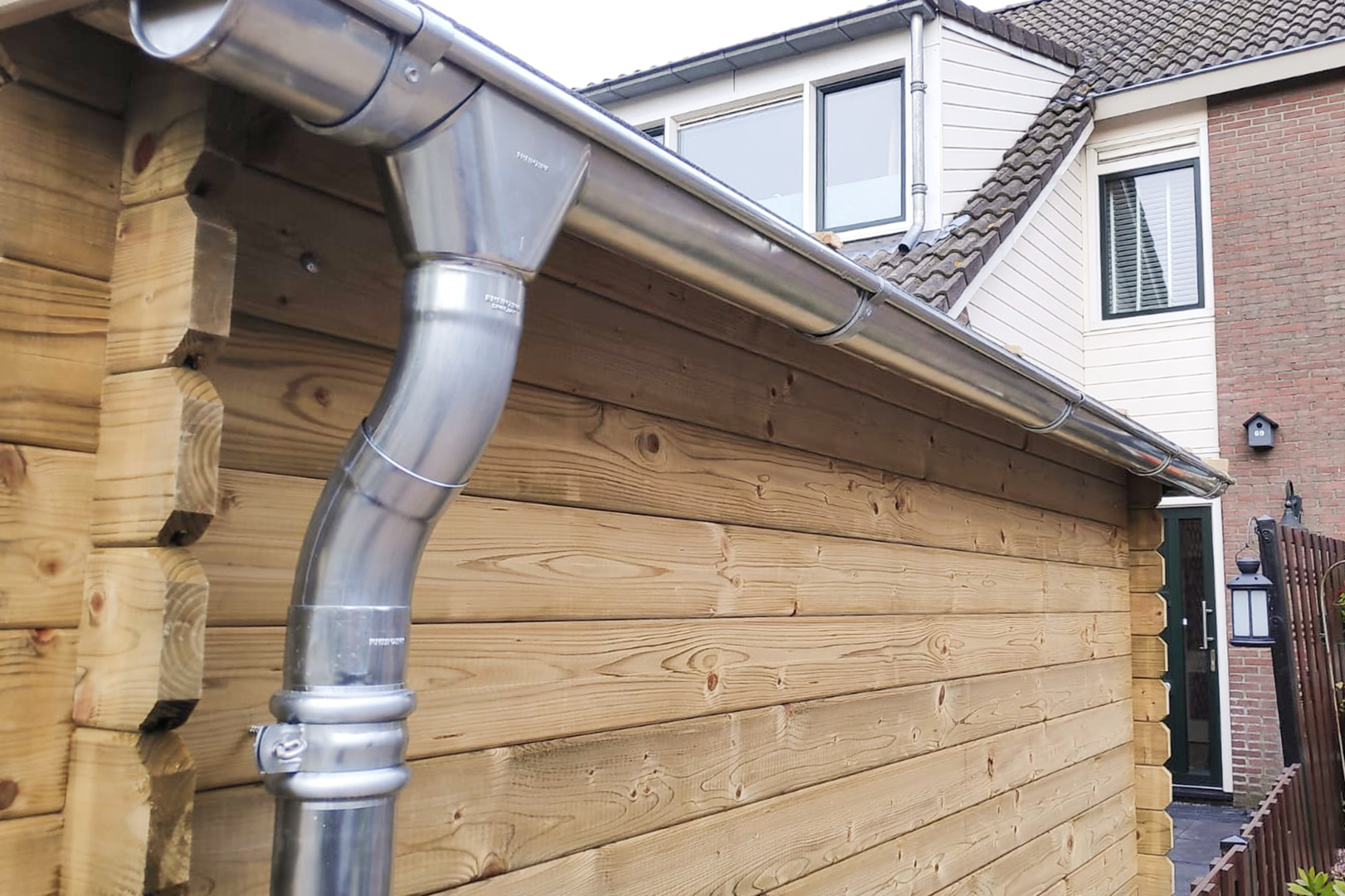 35. CLASSIC walsblank, HWA Schuur, Oostzaan, Nederland zinken dakgoot schuur