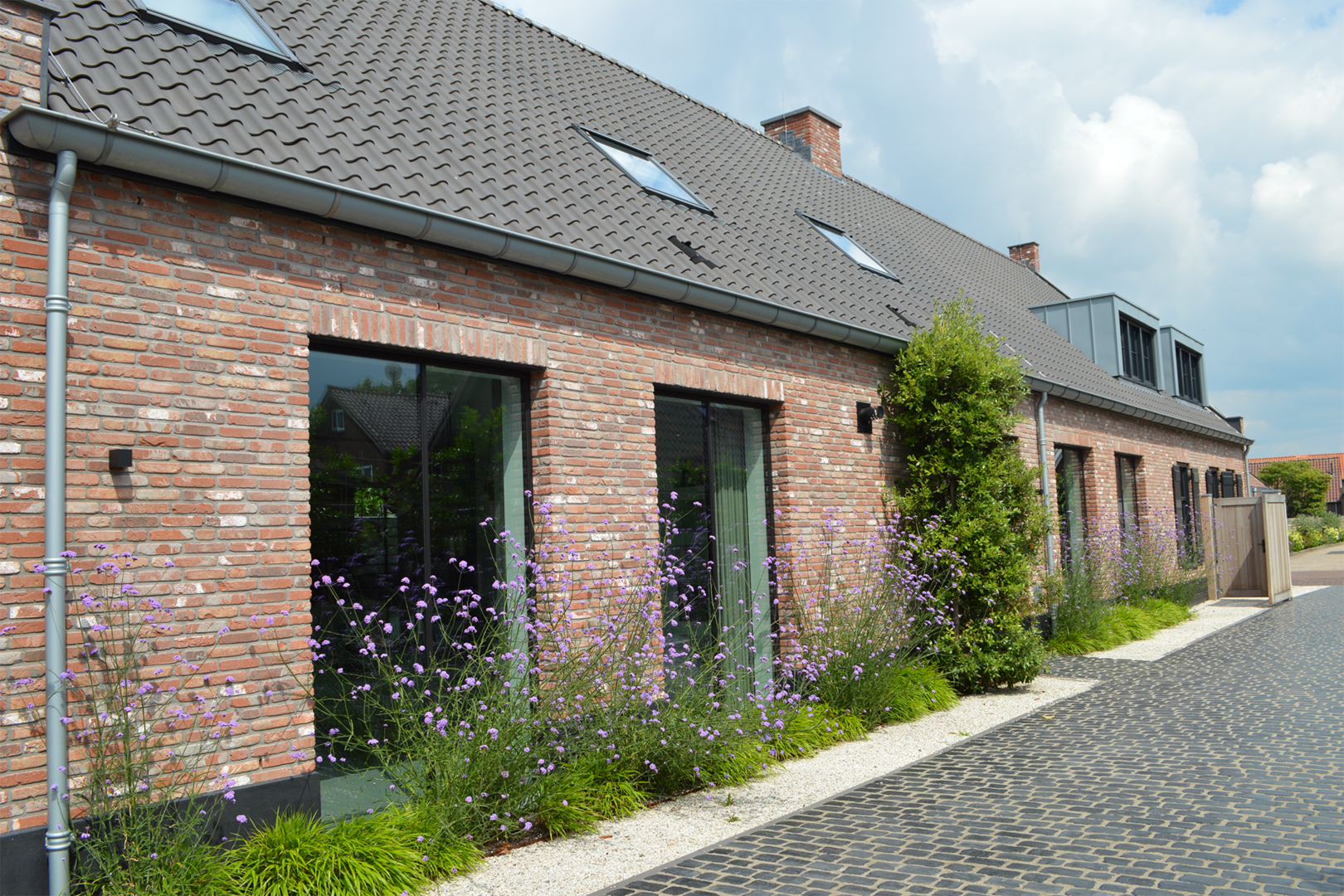1. RHEINZINK hemelwaterafvoersysteem en goten RHEINZINK hemelwaterafvoersysteem en goten